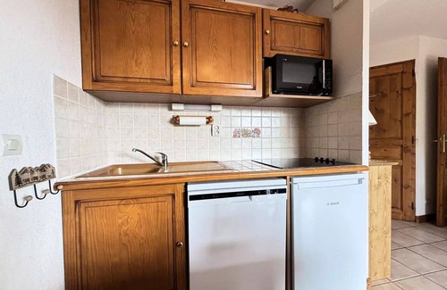 Notre-Dame-de-Bellecombe Apartment | Residence Les Oursons - 3 Rooms for 6 People