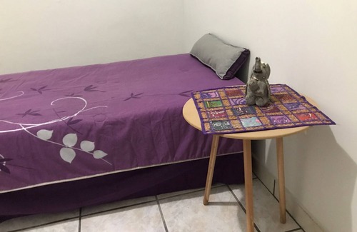 Tlaquepaque House | Residence in industrial area and universities.