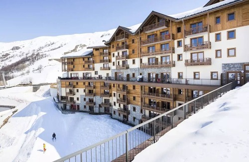 Les Menuires Apartment | Residence Club MMV Le Coeur des Loges* - 2 rooms for 4 people Mountain View