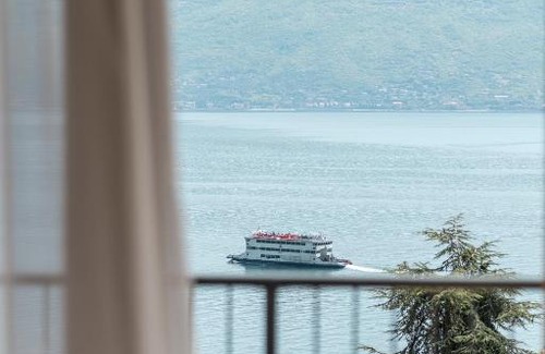 Gargnano Apartment | Residence Dany appartamenti con cucina vista lago piscina e parcheggio