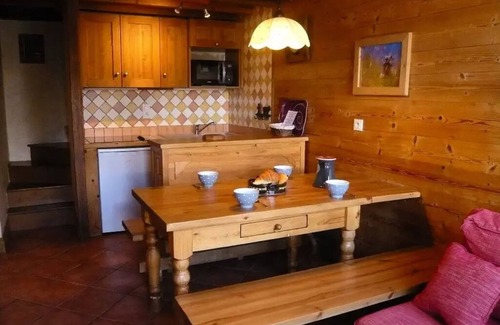 Champagny-en-Vanoise Apartment | Residence Les Edelweiss - 3 Rooms 5 People