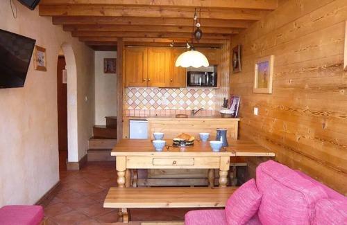 Champagny-en-Vanoise Apartment | Residence Les Edelweiss - 3 Rooms 5 People
