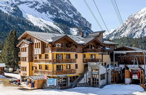 Pralognan-la-Vanoise Apartment | Residence Les Jardins de la Vanoise * - 5 Rooms 11 People Loggia