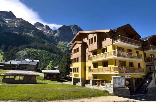 Pralognan-la-Vanoise Apartment | Residence Les Jardins de la Vanoise * - 5 Duplex Rooms 13 People