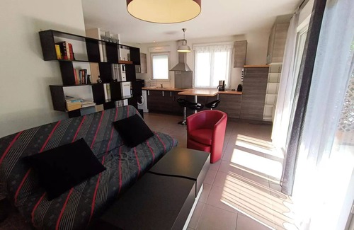 Aix-les-Bains City Center Apartment | Residence Immocite - Pleasant accommodation with its large terrace and enclosed land!