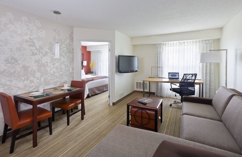 The Woodlands Hotel | Residence Inn Houston The Woodlands/Lake Front Circle