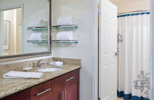 The Woodlands Hotel | Residence Inn Houston The Woodlands/Lake Front Circle