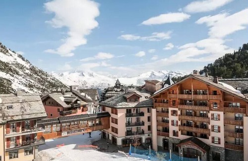 Arc-1950 Apartment | Residence Les Arcs 1950 The Village - Selection 5 bedroom apartment (12 people)