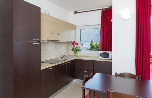 Vercana Apartment | Residence Le Azalee & SPA