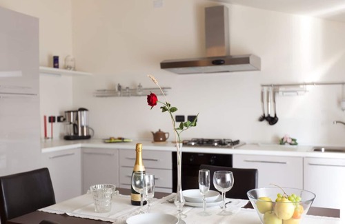 Cavaion Veronese House | Residence le Torri - M* - Elegant two-room apartment Lake Garda Bardolino