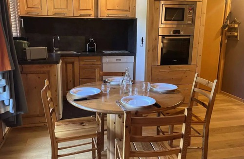 Meribel Apartment | Residence Les Cytelles - Apartment 2 rooms renovated, 5 people in Meribel Altiport at the foot of the slopes and close to the golf course