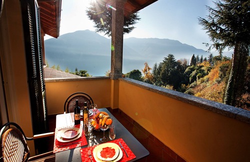 Tremezzo Apartment | Residence Tremezzo apartment 9 - Pool and spa home by Italian Apartments