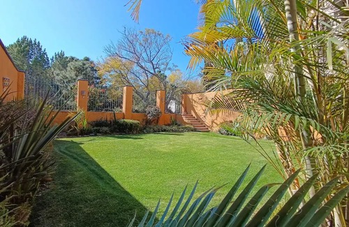 Zapopan House | Residencia María Bonita