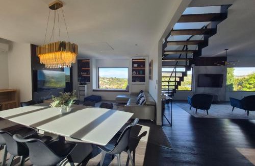 Coffs Harbour House | RESIDENTIAL 4 BEDROOM House