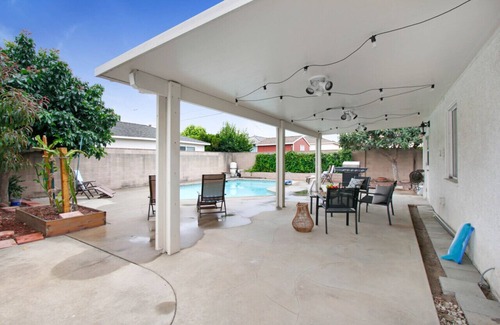 San Gabriel House | Residential Haven with EV Charger, Pool and BBQ, Perfect for Families
