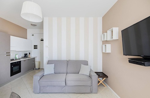 Desenzano del Garda Apartment | Residenza Miralago With Pool - Studio Apartment With Lake View