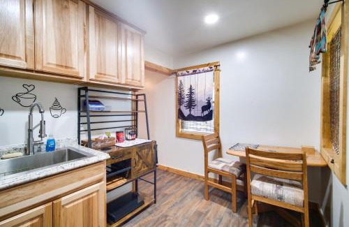 Chiloquin Apartment | Resort Cabin on the River about 21 Mi to Crater Lake!