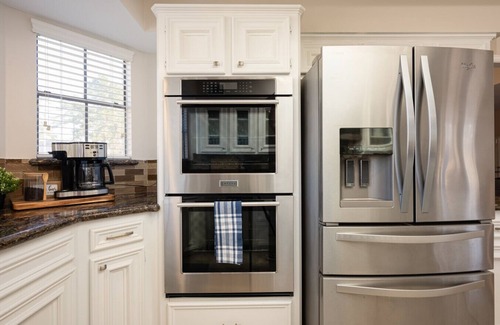 Atascocita House | Resort Escape: Heated Pool, Outdoor Kitchen & Games