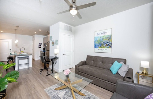Temple Terrace Apartment | Resort Feel: King Bed-POOL-Hot Tub-Long Stay-Pets -WT2