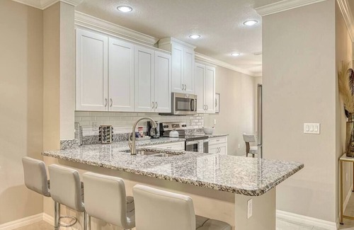 Sarasota House | Resort Full Living 2bd 2ba