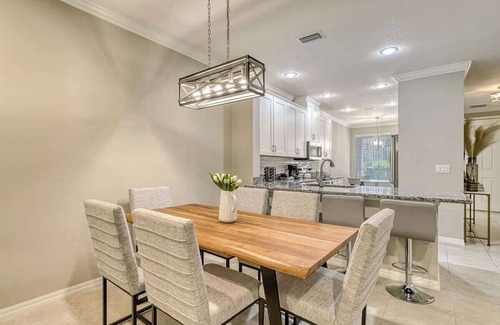 Sarasota House | Resort Full Living 2bd 2ba