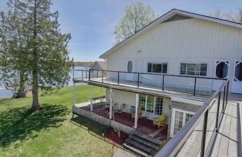 Port Stanton House | Resort lakefront, pool, hottub, sauna, pets #5