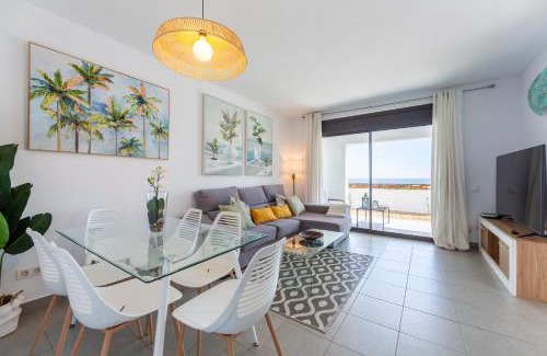 Playa Macenas Apartment | Resort Macenas # Confort y relax # TV60 # Apartamento #Cuna