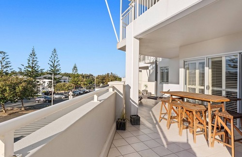 Kingscliff Apartment | Resort on the Beach 2214 15 with resort Pool