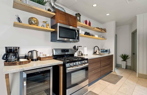 Stockton House | Resort Perks: 7 beds, Bungalow, full kitchen, deck