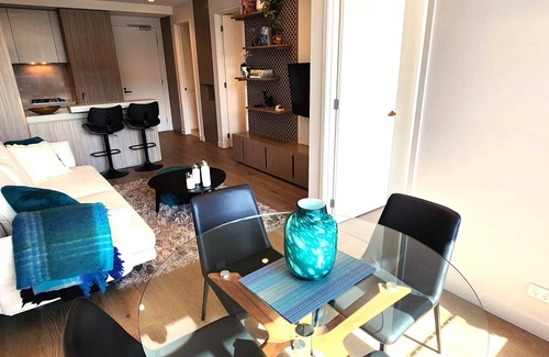 Port Melbourne Apartment | Resort-style Exec 1 Bed w. study in Port Melbourne