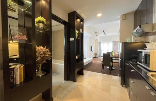 Bandar Sunway Apartment | Resort Suites at Pyramid Tower by GL Staycation