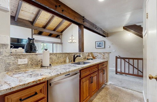 South Lake Tahoe House | Resort townhome with private beach access & lakefront pool