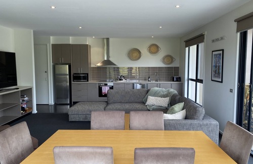Connewarre Apartment | Resorts largest 2 bedroom apartment - north facing balcony views of golf course.