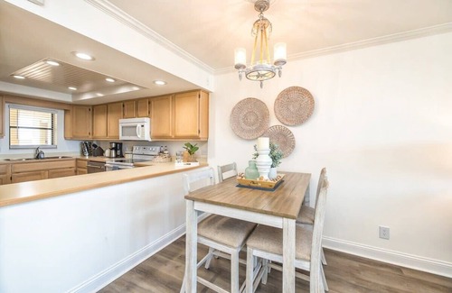 Wrightsville Beach Condo | Respite by the Sea The Islander, King Bed, Oceanfront Condo, Pool, Tennis,Cabana