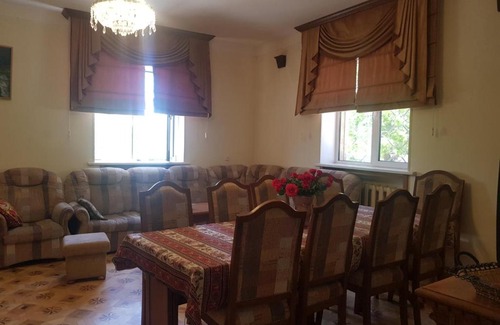 Oshakan Villa | Rest House Mughni