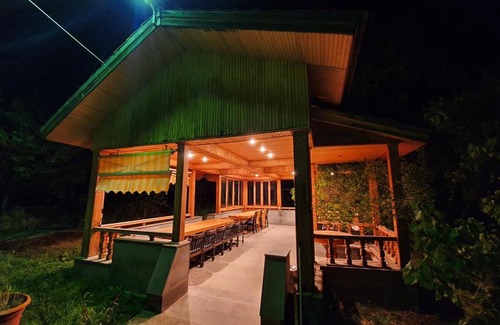 Oshakan Villa | Rest House Mughni