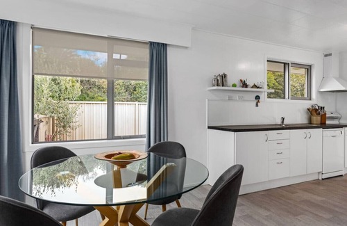 Waiotahi House | Rest Stop on Richard Street