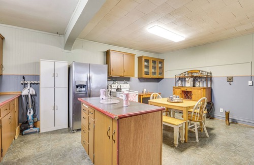 Leland Apartment | Restaurant On-Site: North Freedom Apt w/Yard!