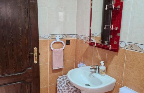 Beni Ansar Apartment | Restaurante Cafe El Balcon