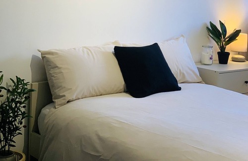 Bellshill Apartment | RestfullHaven:your own room in an apartment having double/shared bathroom/kitchn