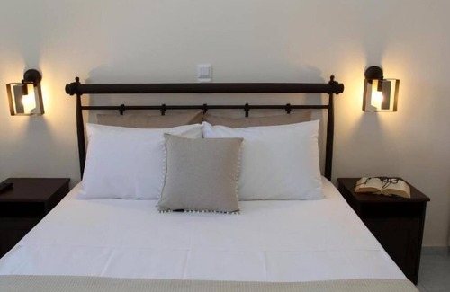 Gavrio Bed & Breakfast | Restia