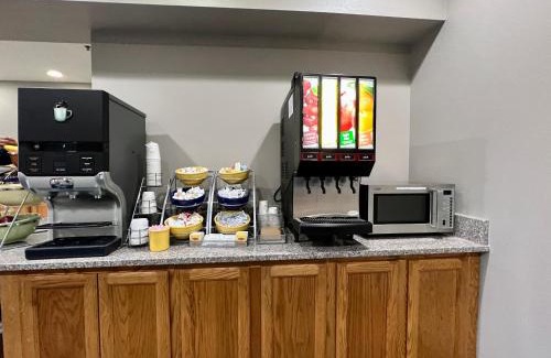 Spencer Hotel | Reston Inn & Suites
