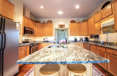 Somerset House | Restored colonial farmhouse near Seven Springs - Perfect for family gatherings
