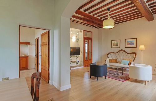 Lari House | Restored Farmhouse on top of a hill with pool and panoramic View