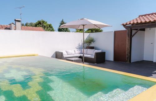 Murtosa House | Retiro da Atafona Beach Pool House White