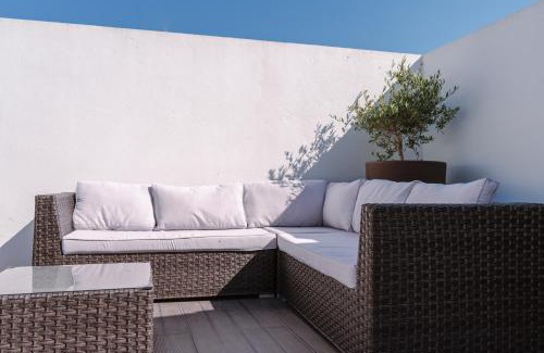 Murtosa House | Retiro da Atafona Beach Pool House White