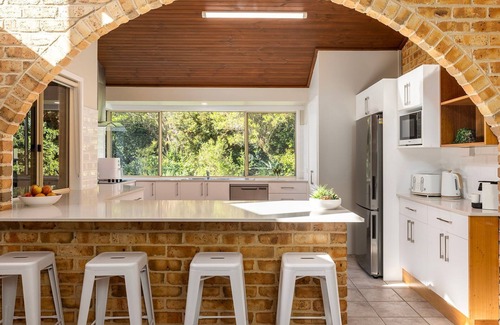 Fingal Bay House | Retreat on Pebble – Stay 3, Pay 2!