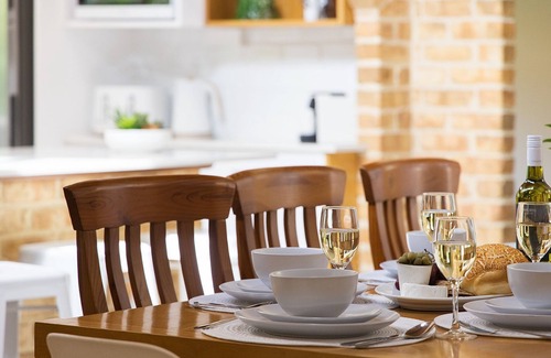 Fingal Bay House | Retreat on Pebble – Stay 3, Pay 2!