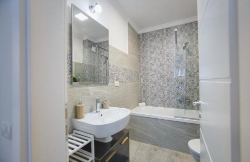Oradea Apartment | Retreat to a Stylish Home at West Residence