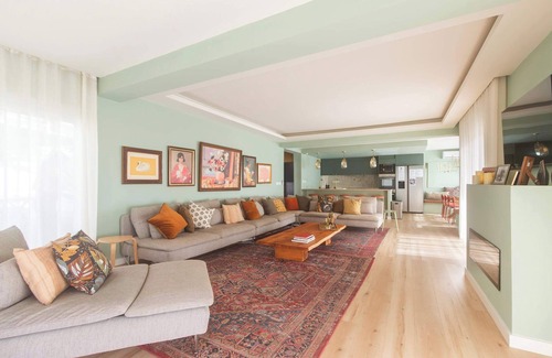 Barcarena Villa | Retreat Villa (MiniGolf, Hot tub, Sauna) max 38 ppl